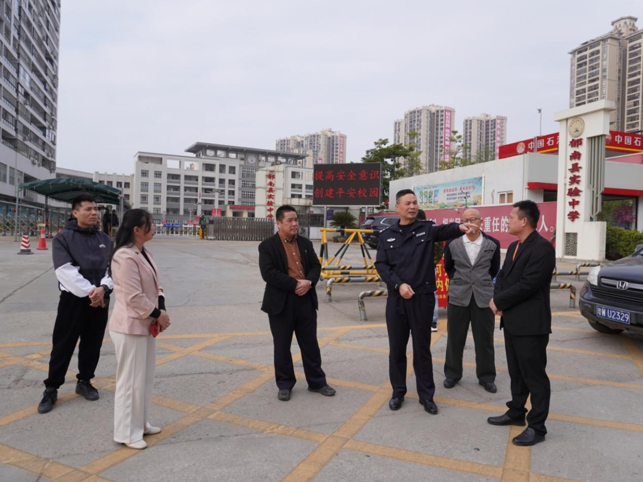 郁南縣多部門聯動開展校園交通安全專項整治4.png